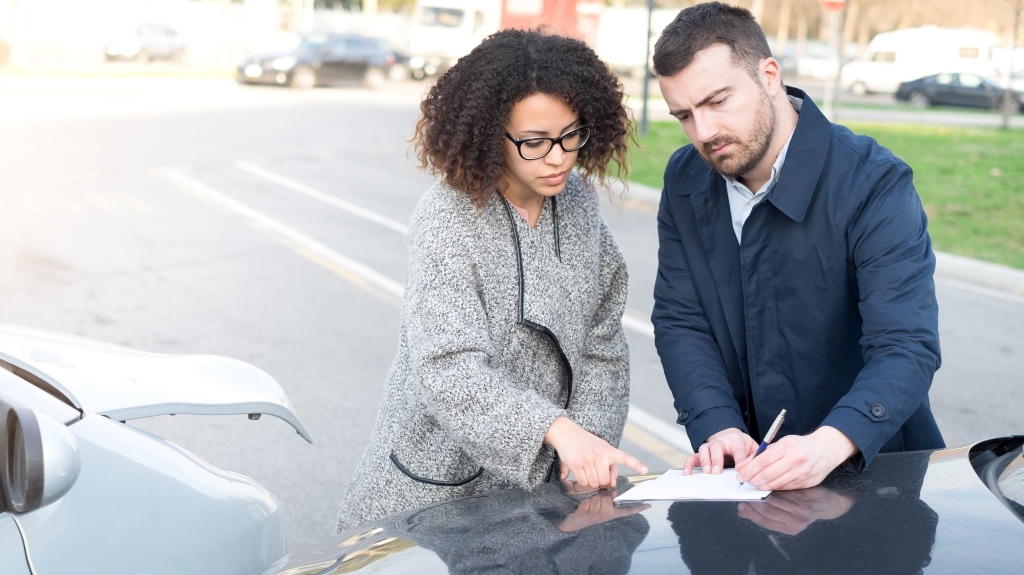 Who Pays for Car Damage in Illinois?