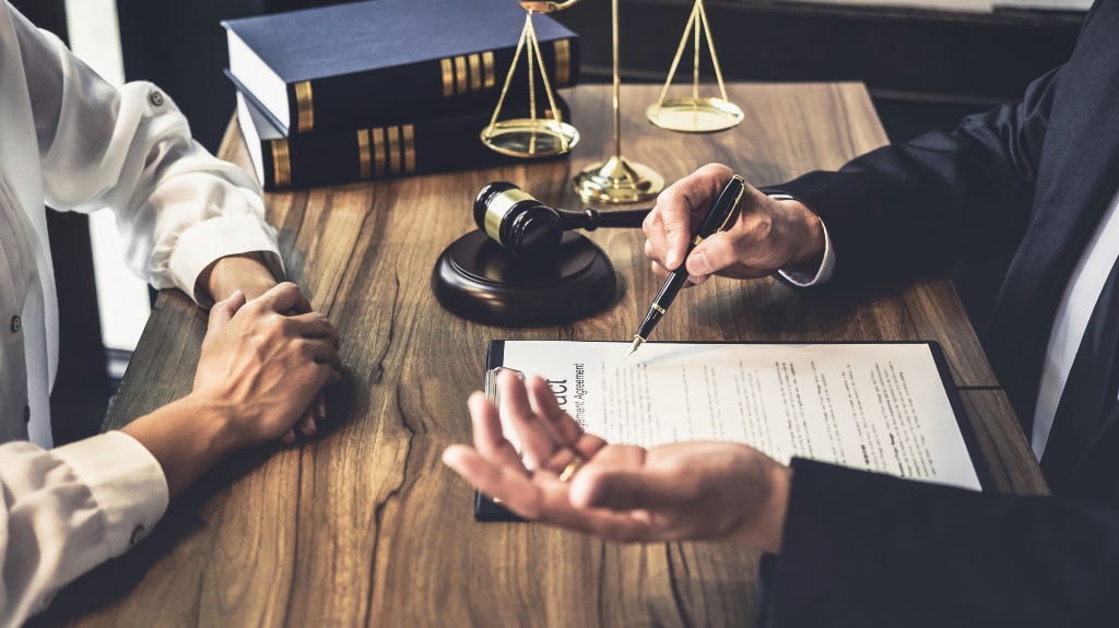 consultation of a lawyer with a client