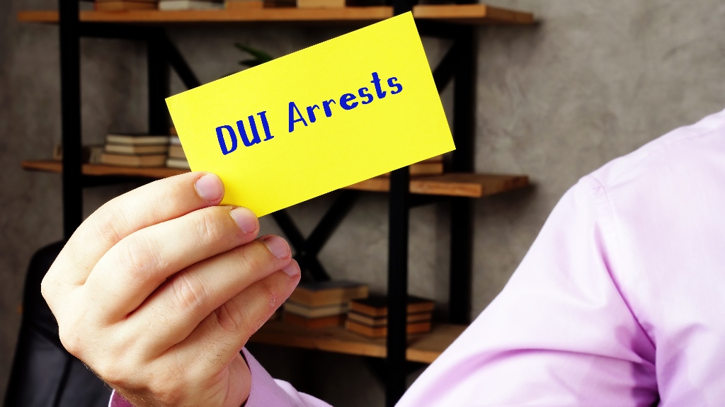 DUI Arrests sign on the piece of paper